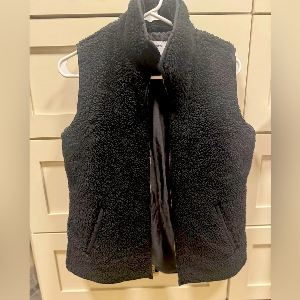 Women’s Old Navy, Sherpa vest. Size small.